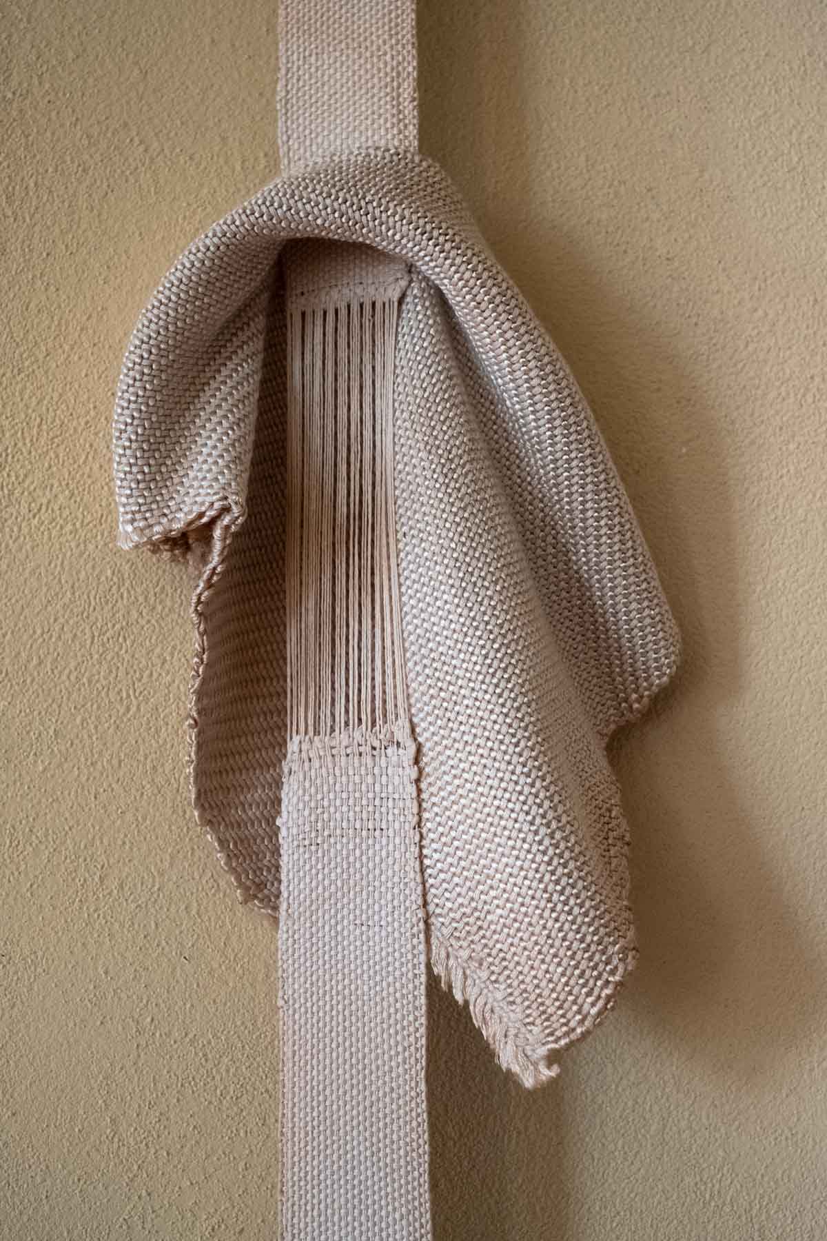 La Resa Di Multipli Drappi (2021) 2,34x89x16 cm Paper yarn, bamboo fiber, banana fiber