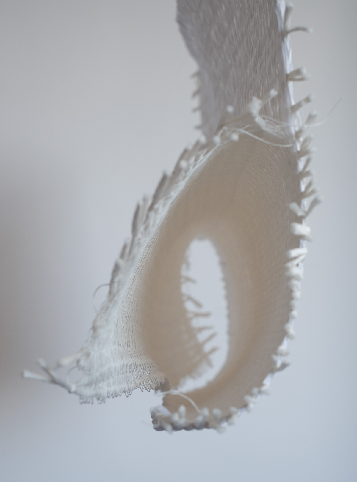 Duplice Svolta Bidirezionale (2020) 54x37x14 cm paper yarn