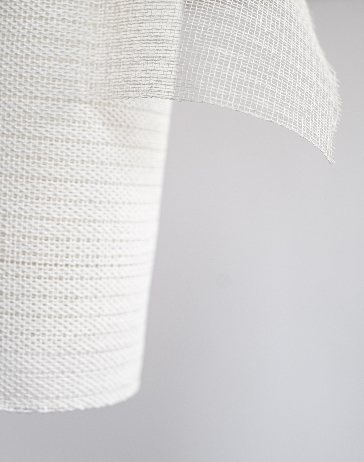 Tubolare Con Strappo Perpendicolare (2021) 30x12,5x11 cm Paper yarn
